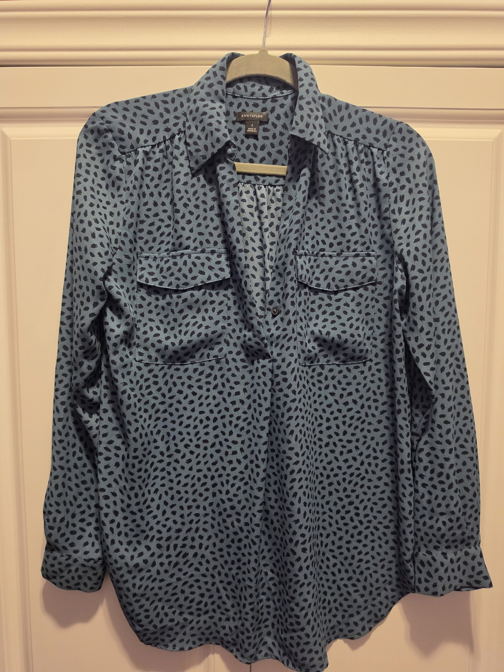 Ann Taylor Gray- Blue Printed Top
